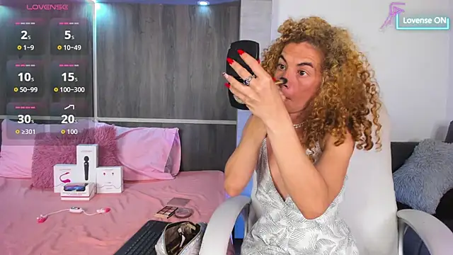 Bryna  online show from 11-11-25, 04:18