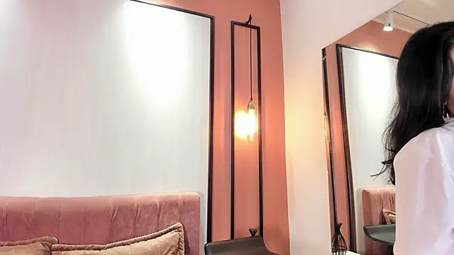 Snapshot of fiorella_paris chatting on 03-06-25, 04:19 fiorella paris online show from 03-06-25, 04:19