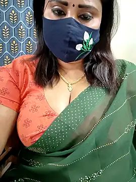 Snapshot of Queenflowerr chatting on 04-19-26, 07:49 Queenflowerr online show from 04-19-26, 07:49