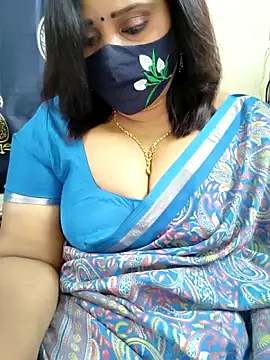 Queenflowerr online show from 02-10-26, 12:48