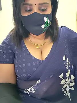 Queenflowerr online show from 11-05-25, 06:11