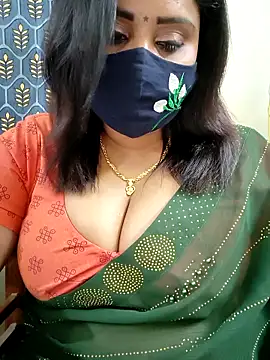 Snapshot of Queenflowerr chatting on 04-18-26, 07:51 Queenflowerr online show from 04-18-26, 07:51