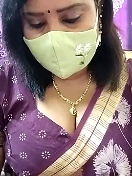 Queenflowerr online show from 10-16-25, 04:32