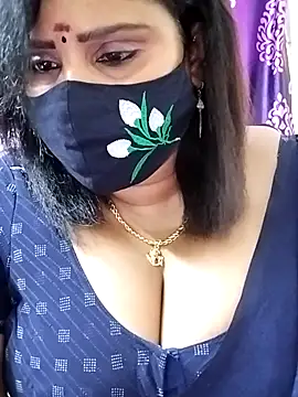 Queenflowerr online show from 09-27-25, 04:35