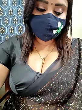 Snapshot of Queenflowerr chatting on 04-25-26, 04:48 Queenflowerr online show from 04-25-26, 04:48