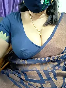 Queenflowerr online show from 03-05-26, 07:43