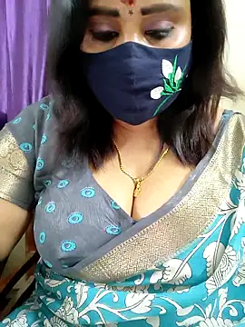 Queenflowerr online show from 03-28-26, 04:52