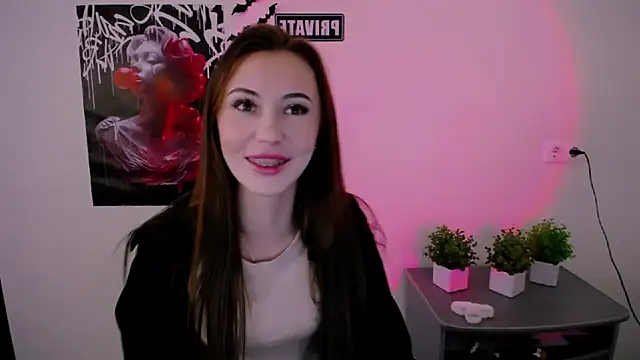 Snapshot of Nikonara_Love chatting on 03-13-25, 02:33 Nikonara Love online show from 03-13-25, 02:33