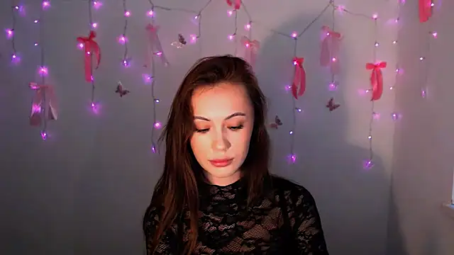 Nikonara Love online show from 12-17-25, 02:00