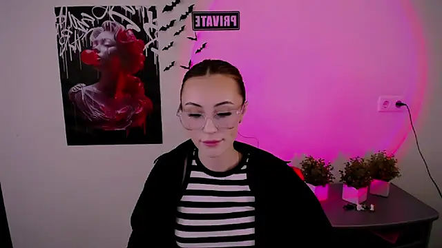 Snapshot of Nikonara_Love chatting on 03-12-25, 02:34 Nikonara Love online show from 03-12-25, 02:34