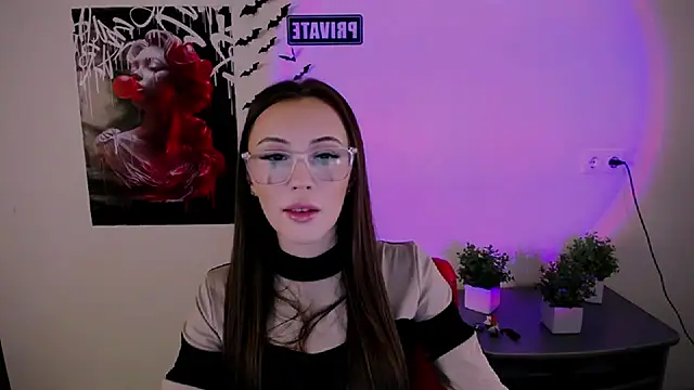 Snapshot of Nikonara_Love chatting on 03-03-25, 03:22 Nikonara Love online show from 03-03-25, 03:22