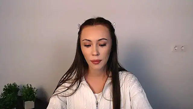 Snapshot of Nikonara_Love chatting on 10-19-25, 01:03 Nikonara Love online show from 10-19-25, 01:03
