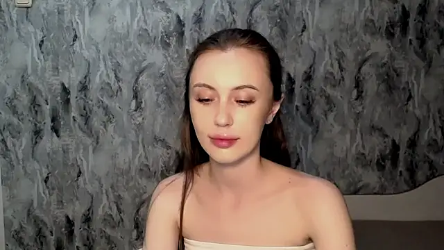 Snapshot of Nikonara_Love chatting on 06-15-26, 06:51 Nikonara Love online show from 06-15-26, 06:51