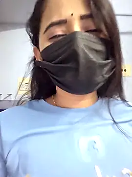 Snapshot of Hot_honey77 chatting on 10-15-25, 05:32 Hot honey77 online show from 10-15-25, 05:32