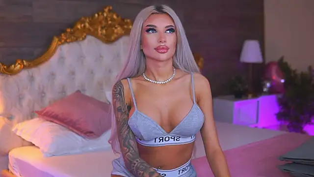 Juicy Jessye online show from 04-18-26, 08:09