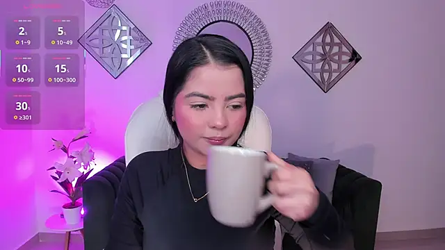 Layla Breezee online show from 12-15-25, 12:33