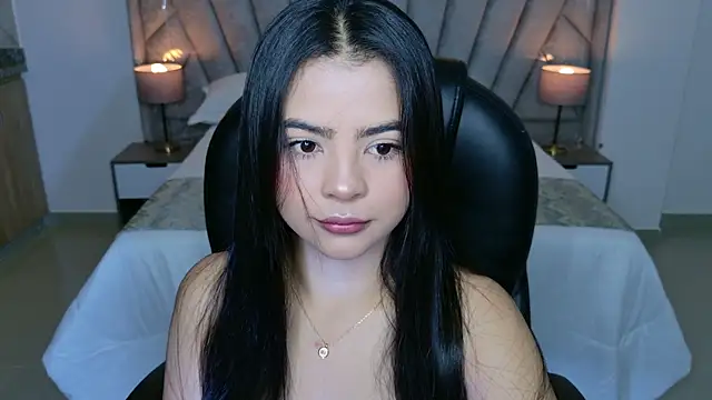 Snapshot of Layla_Breezee chatting on 06-30-26, 11:43 Layla Breezee online show from 06-30-26, 11:43