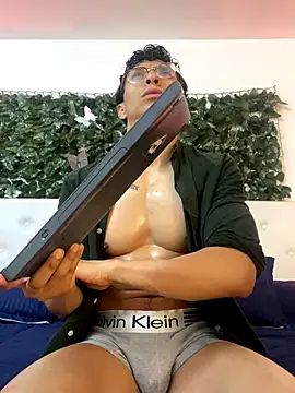 ApoloCruz online show from 10-15-25, 04:11