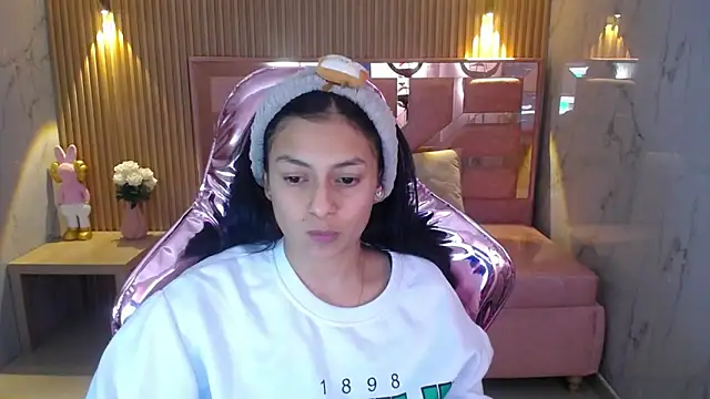 Snapshot of lilith_petit_sub chatting on 03-08-25, 03:17 lilith petit sub online show from 03-08-25, 03:17