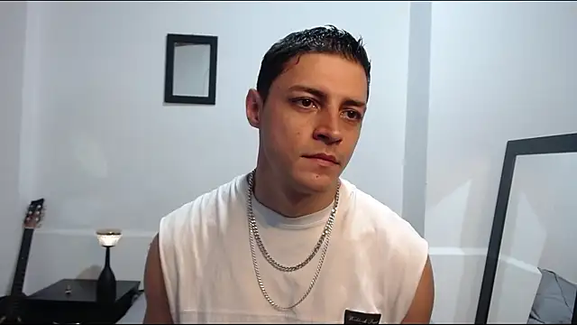 Snapshot of Frank_Millers chatting on 06-16-26, 04:45 Frank Millers online show from 06-16-26, 04:45