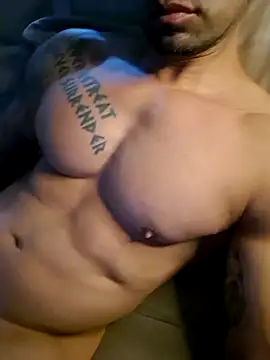 Snapshot of badbrown chatting on 10-19-25, 02:14 badbrown online show from 10-19-25, 02:14