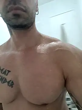 Snapshot of badbrown chatting on 03-11-25, 04:19 badbrown online show from 03-11-25, 04:19