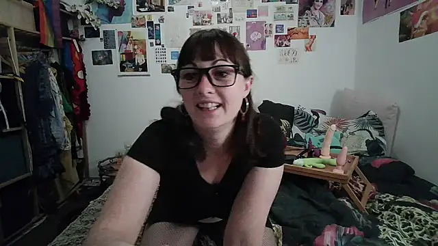 AdorahB3ll3 online show from 03-03-25, 08:11