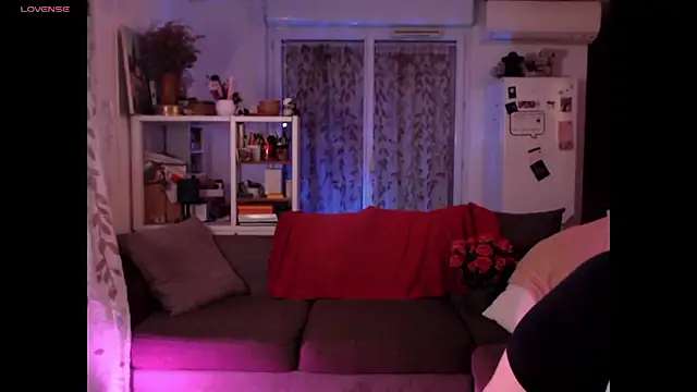 AdorahB3ll3 online show from 10-13-25, 07:04