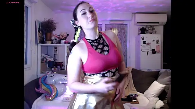 AdorahB3ll3 online show from 12-14-25, 08:14