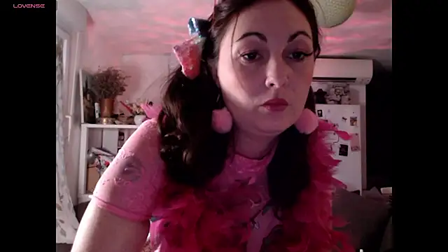 AdorahB3ll3 online show from 11-30-25, 08:09