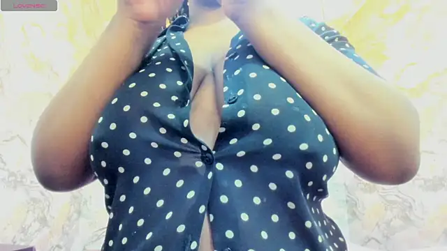 nefertiti ebony online show from 12-02-25, 07:10