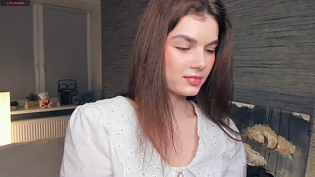 Snapshot of FloraDobb chatting on 02-25-25, 07:06 FloraDobb online show from 02-25-25, 07:06