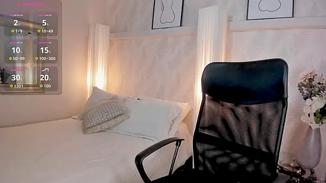 Melina Cooper  online show from 09-24-25, 08:15