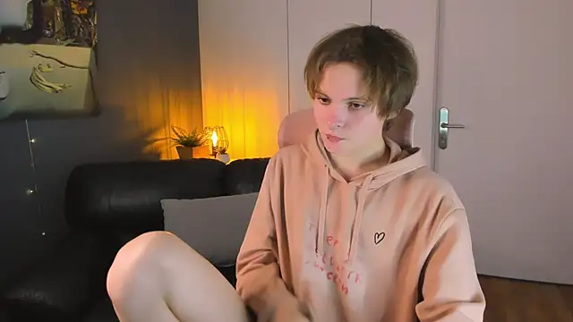 Snapshot of DemianEnglen chatting on 03-28-26, 08:43 DemianEnglen online show from 03-28-26, 08:43