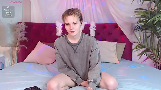 Snapshot of DemianEnglen chatting on 10-22-25, 07:24 DemianEnglen online show from 10-22-25, 07:24