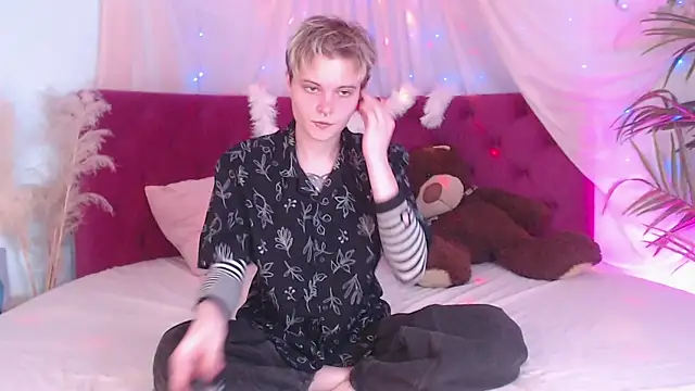 Snapshot of DemianEnglen chatting on 09-20-25, 07:30 DemianEnglen online show from 09-20-25, 07:30