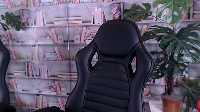 Snapshot of DemianEnglen chatting on 03-20-25, 08:42 DemianEnglen online show from 03-20-25, 08:42