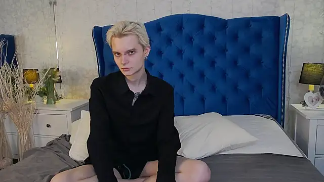 Snapshot of DemianEnglen chatting on 03-08-25, 08:46 DemianEnglen online show from 03-08-25, 08:46