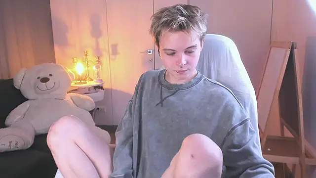 Snapshot of DemianEnglen chatting on 09-13-25, 06:19 DemianEnglen online show from 09-13-25, 06:19