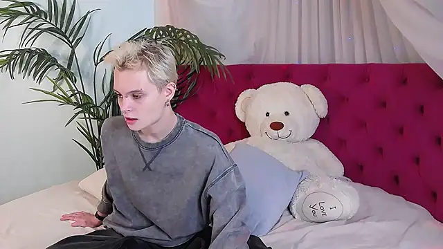 Snapshot of DemianEnglen chatting on 02-26-25, 08:58 DemianEnglen online show from 02-26-25, 08:58