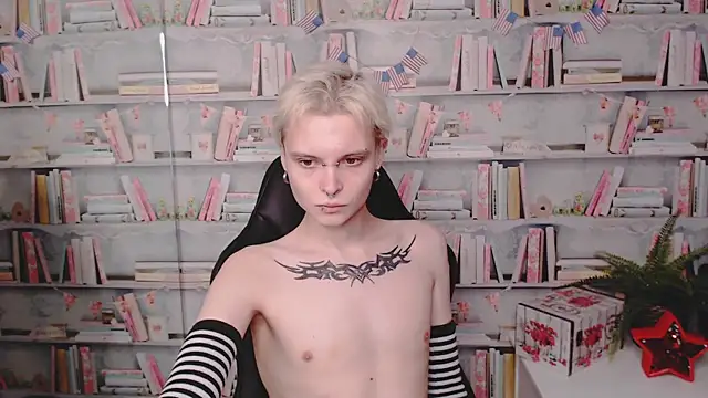 Snapshot of DemianEnglen chatting on 03-02-25, 08:35 DemianEnglen online show from 03-02-25, 08:35