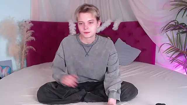 Snapshot of DemianEnglen chatting on 09-23-25, 09:44 DemianEnglen online show from 09-23-25, 09:44