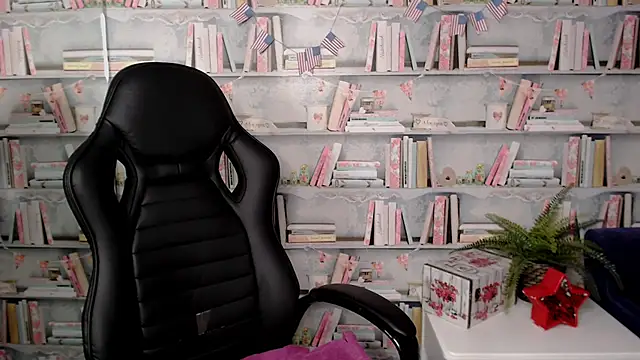 Snapshot of DemianEnglen chatting on 03-11-25, 11:47 DemianEnglen online show from 03-11-25, 11:47