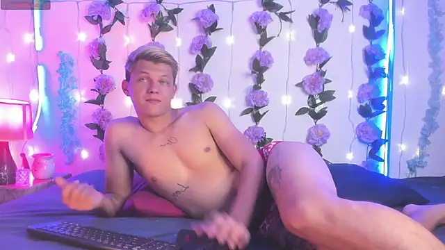 izan 20 online show from 03-18-26, 08:10