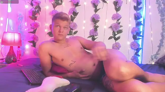 izan 20 online show from 04-18-26, 03:58