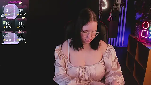 Manic pixie  online show from 12-18-25, 04:11