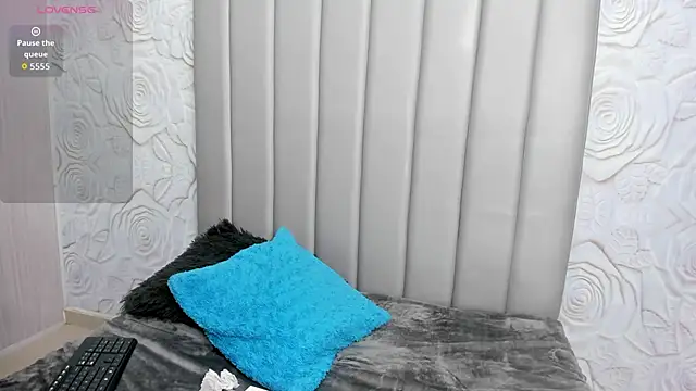 Snapshot of LindaHooker chatting on 02-05-26, 06:09 LindaHooker online show from 02-05-26, 06:09