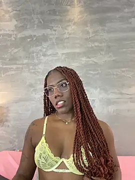 Snapshot of Alaia_Colins chatting on 07-17-26, 01:36 Alaia Colins online show from 07-17-26, 01:36