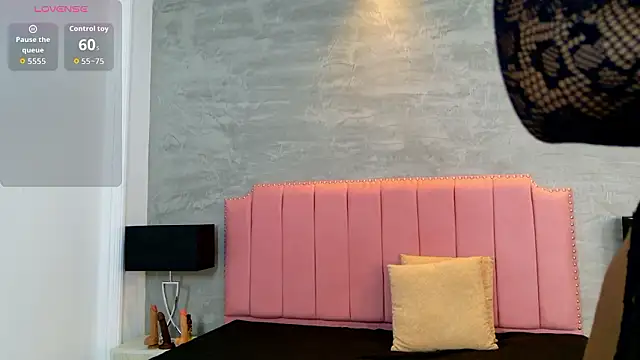 Alaia Colins online show from 03-29-26, 12:01