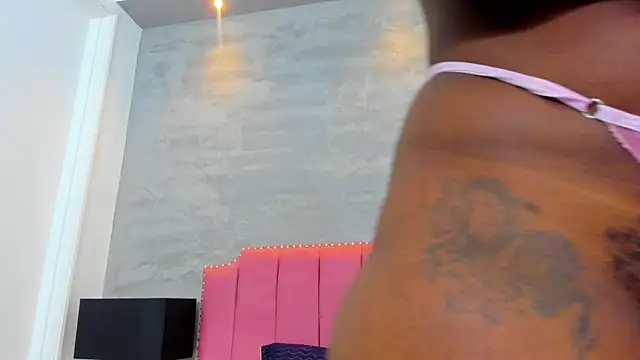 Snapshot of Alaia_Colins chatting on 09-15-25, 04:35 Alaia Colins online show from 09-15-25, 04:35